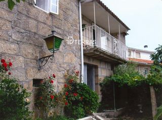 Maison  Lugar caldelas. Casa de piedra con parcela de 900m2 y hórreo en ponte caldelas