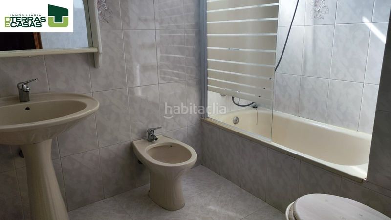 Foto ff5be325-6d17-464a-8790-58ba2317c8f9. Lloguer pis amb aparcament a Bueu