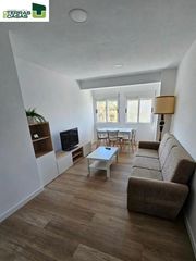 Lloguer Pis  Pozo (do). Piso de tres dormitorios, con terraza y balcón