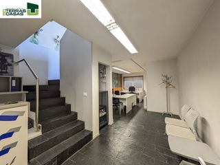 Rent Office space  Marquesa. Oficina duplex en alquiler muy céntrica, con terraza de 70 m2.