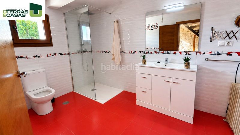 Foto 89e140b7-c871-4754-ad34-aa5ee589942d. Casa amb aparcament a Caldas de Reis