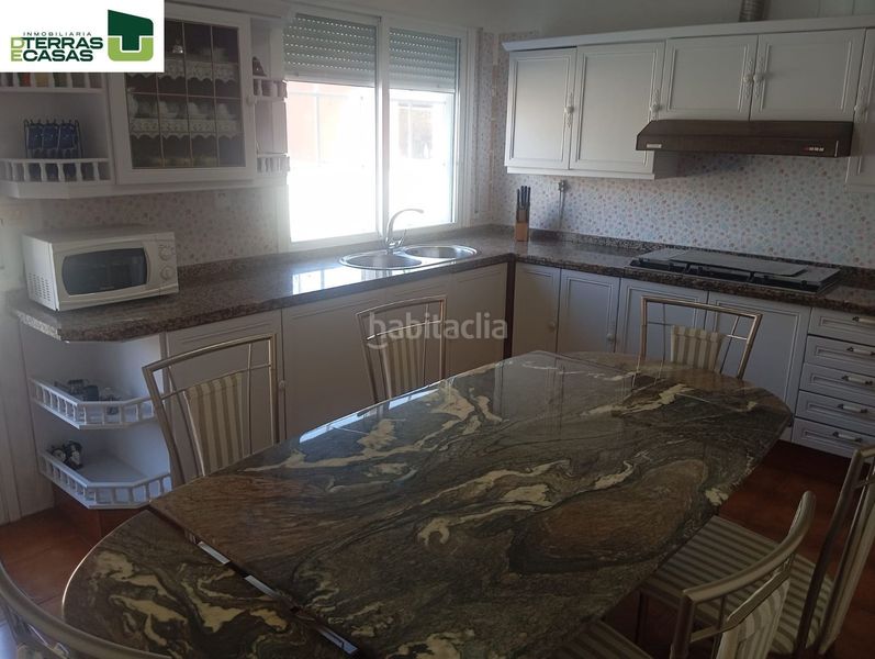 Foto ecdd9a8d-d4bd-48aa-9ddf-73d819e78d4f. Xalet amb calefacció aparcament a Bueu