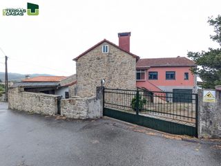 Casa  Torre de abaixo  amil. Casa restaurada en amil  concello de moraña con 2200 m2. de terr