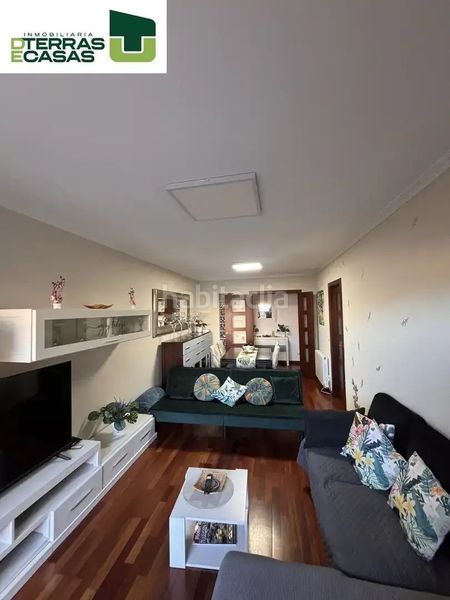 Foto 3ef17c42-53c0-45ac-b018-3c8e8a72d82b. Etagenwohnung mit parking in Grove (O)