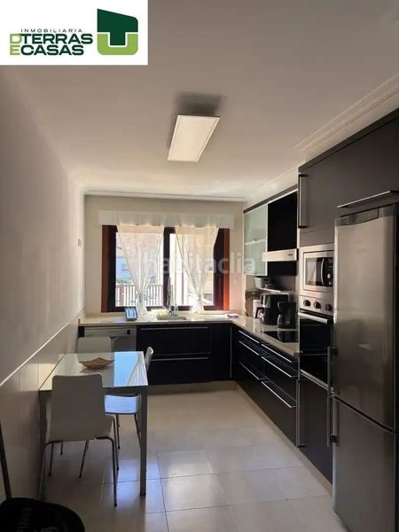 Foto 541fc4c8-18ac-4ce4-ac8c-f9f6dce3fad5. Etagenwohnung mit parking in Grove (O)