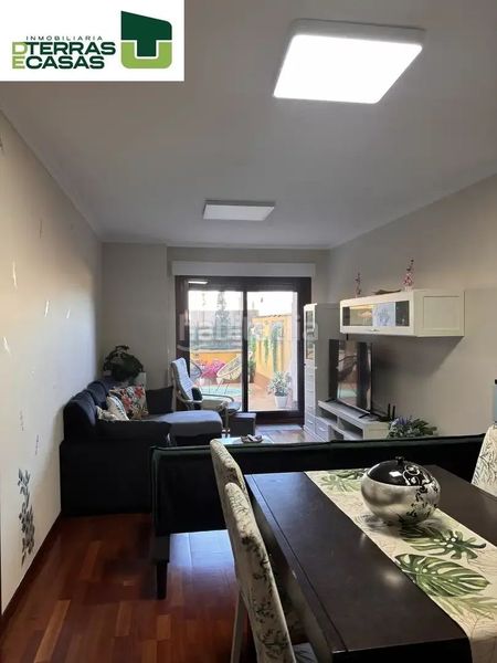 Foto 5485384c-921d-4e43-9b1b-7b62c3ad3bfb. Etagenwohnung mit parking in Grove (O)