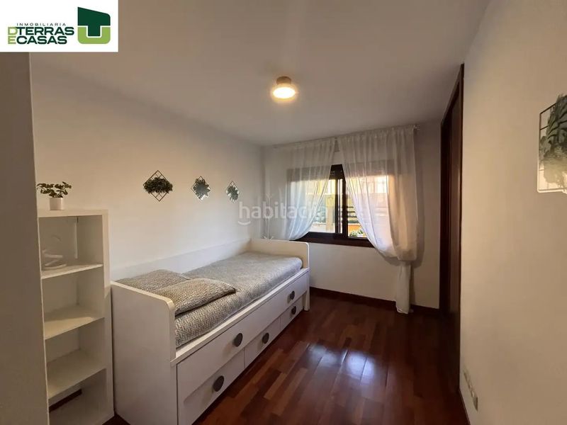 Foto 8d4e7cde-182b-4a01-bdf0-a84e8946b1dd. Etagenwohnung mit parking in Grove (O)