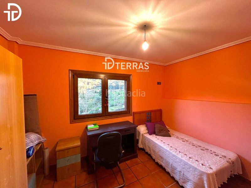 Foto 4c5cdf33-fef1-4865-8aeb-83bb319fe551. Chalet  independiente en Redondela