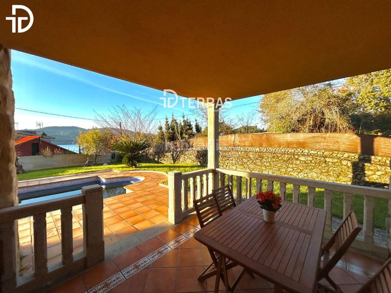 Foto b1d70cd9-e973-4404-940e-cefbd836e1fb. Chalet  independiente en Redondela