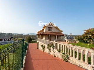Casa  Cons. Casa en mourente, a tan sólo 7 minutos de pontevedra.