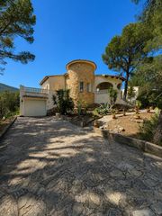 Chalet in Parcent. ?? villa con piscina privada y vistas espectaculares en coll de