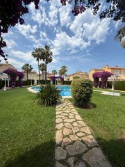 Casa adossada a Oliva Nova. Adosado en oliva nova a solo 100 metros de la playa
