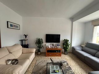 Piso en Parcent. Amplio piso de 4 dormitorios en venta en parcent – 160.000 €