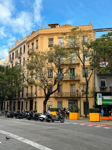 Foto fef8efa9-2230-491f-9b91-520047ea21c0. Edificio se ofrece un edificio con licencia para un apartahotel exclusivo, ubicado en la calle juan llorens, 45, . en Valencia