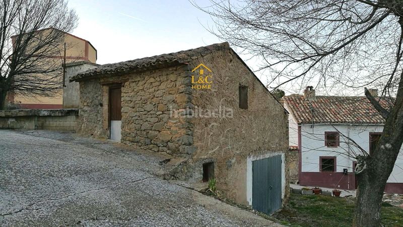 Foto 006718d7-d2f0-4683-8655-3397ca585a4a. Casa amb aparcament a Almazul