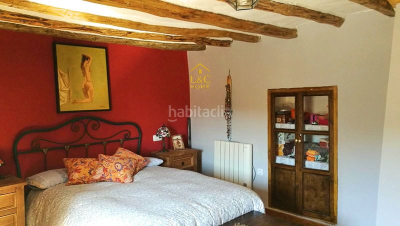 Foto 18a128d5-cd15-4e68-90b9-8ce2cf1ff616. Casa amb aparcament a Almazul