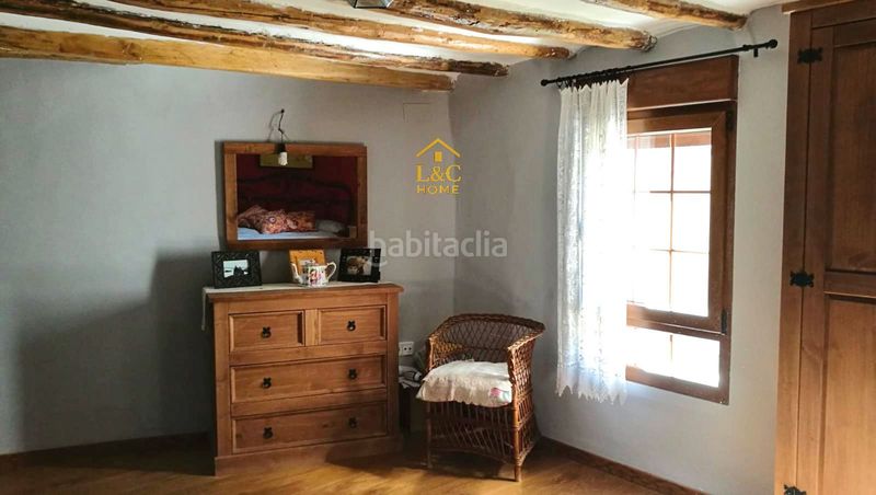 Foto 2a34a3cb-0bc3-4cb8-af26-a621f587f0c9. Casa amb aparcament a Almazul