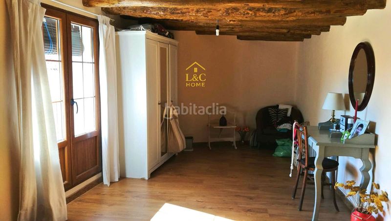 Foto 749956f8-baee-4aa3-ada7-d3f657a51337. Casa amb aparcament a Almazul