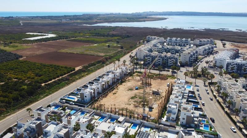 Foto 9f902056-423c-4067-bb74-e6e378a0bbde. Àtic amb aparcament piscina a El Raso Guardamar del Segura