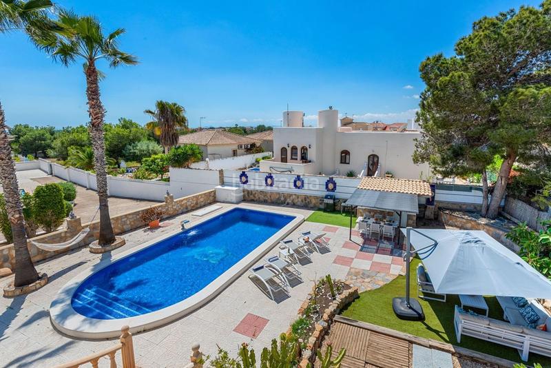 Foto a65a0e7c-56be-4d05-b665-1230945a2966. Chalet in calle mimosa 64 in El Pinar de Campoverde Pilar de la Horadada