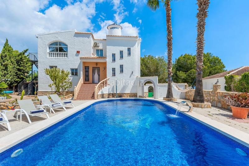 Foto 97b86e2c-ec0c-4bd7-9485-00f416ba13bd. Chalet en calle mimosa 64 en El Pinar de Campoverde Pilar de la Horadada