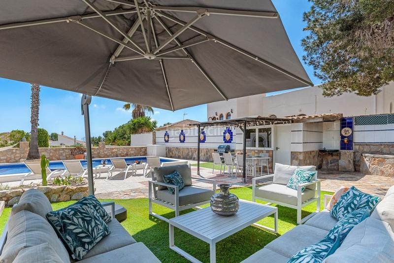 Foto d5826421-30e9-4a47-897d-8f1fb15f62b2. Xalet a calle mimosa 64 a El Pinar de Campoverde Pilar de la Horadada