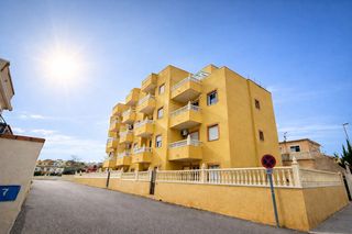 Appartement  Calle peri cast d juan oeste. Apartamento de 2 dormitorios con vistas al mar y alquiler tur�st