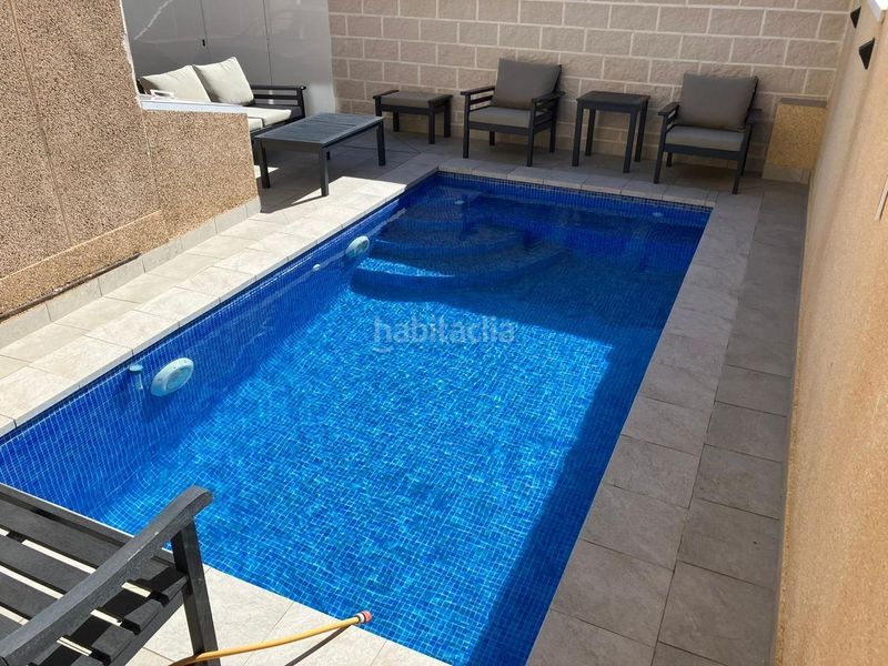 Foto c3b60cf8-6f86-4d2c-a237-810c9bcba98e. Xalet amb calefacció aparcament piscina a La Florida Orihuela