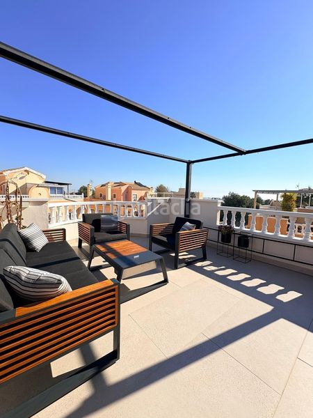 Foto 4b2132cb-8e70-48a0-88e4-afd50dd16ba7. Casa amb aparcament piscina a Lomas de Cabo Roig - Los Dolses Orihuela