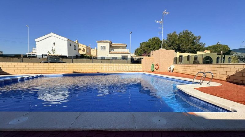 Foto 6fc2d099-ae9a-4d78-867c-da6926a745a8. Casa amb aparcament piscina a Lomas de Cabo Roig - Los Dolses Orihuela