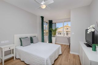 Reihenhaus in La Florida. Adosado mediterráneo boutique con interior de diseño y vistas al