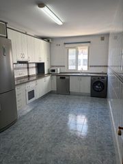 Appartamento  Avenida del mediterraneo. Magnífico piso con vistas despejadas al mar  3 habitaciones y 2