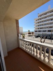 Pis  Avenida del mediterraneo. Magnífico piso con vistas despejadas al mar  3 habitaciones y 2