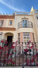 Casa adosada  Del molino. Amplia casa de 5 dormitorios cerca de la playa en almayate bajo