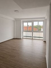 Etagenwohnung  Eugenio gross. Piso reformado a estrenar con 3 dormitorios y 2 baños en málaga
