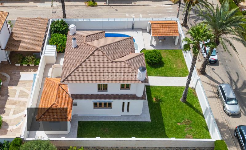 Foto 85b1f46f-e6f5-4a47-ad64-90c5dac38277. Xalet amb piscina a Cabo Roig Orihuela