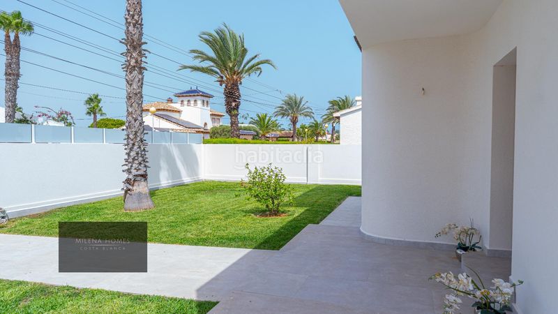 Foto 9d02c736-b4a2-485d-8aff-5e2c26890b0e. Xalet amb piscina a Cabo Roig Orihuela