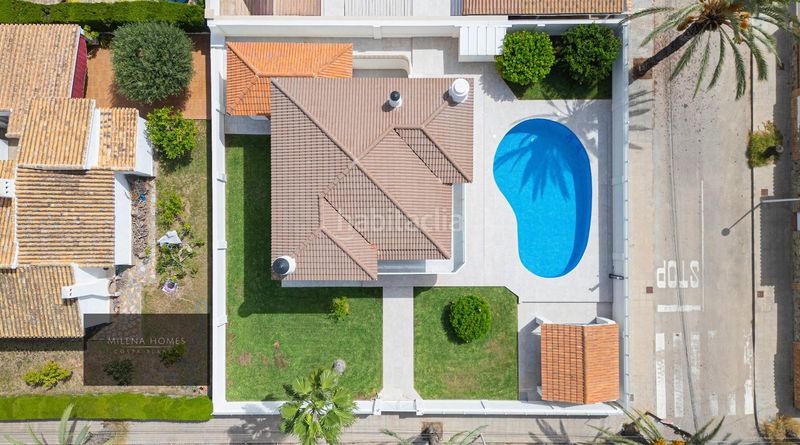 Foto 9ea60558-3344-4b7e-8179-89d773188890. Xalet amb piscina a Cabo Roig Orihuela