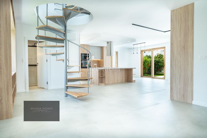 Foto bea7a56f-63fb-490e-8b08-8cbabb454ce5. Xalet amb piscina a Cabo Roig Orihuela