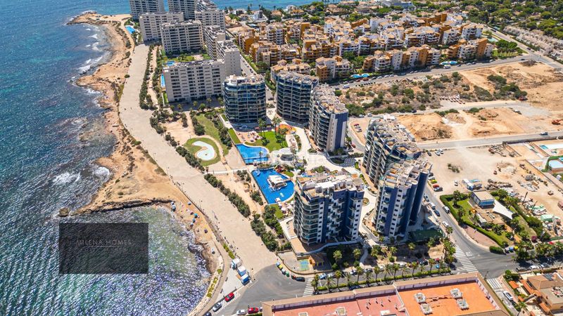 Foto 3ab25833-4cdf-45f3-86dd-49a9a562ab99. Àtic amb calefacció aparcament piscina a Punta Prima Torrevieja