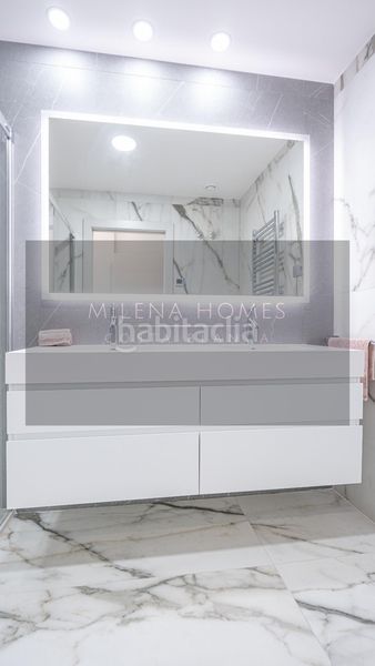 Foto 129710c9-9ce5-412b-8ba4-bd2d60179eb8. Apartament amb aparcament piscina a Playa Poniente Benidorm