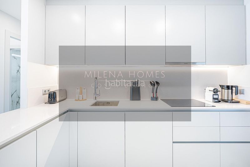 Foto 3d2c05b4-e8bc-4af8-9ca7-1a49d91a8f54. Apartament amb aparcament piscina a Playa Poniente Benidorm