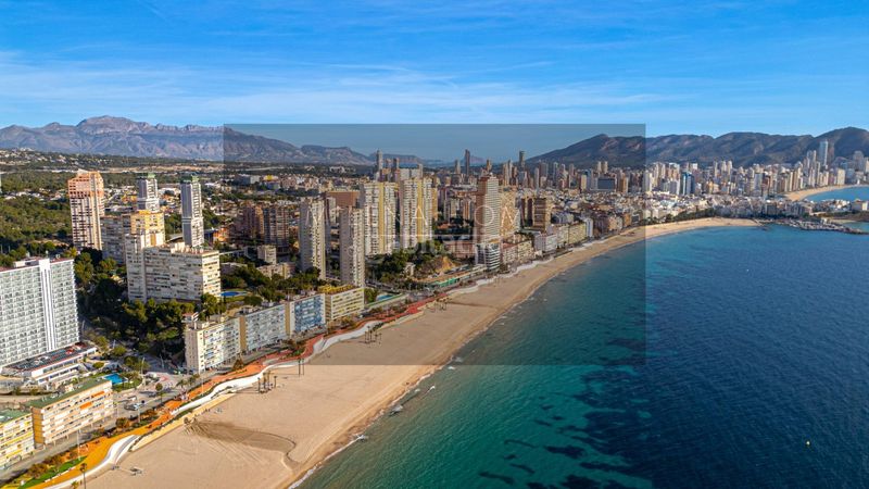 Foto 6a451add-e195-4ccf-9f71-9949b8c294c6. Apartament amb aparcament piscina a Playa Poniente Benidorm