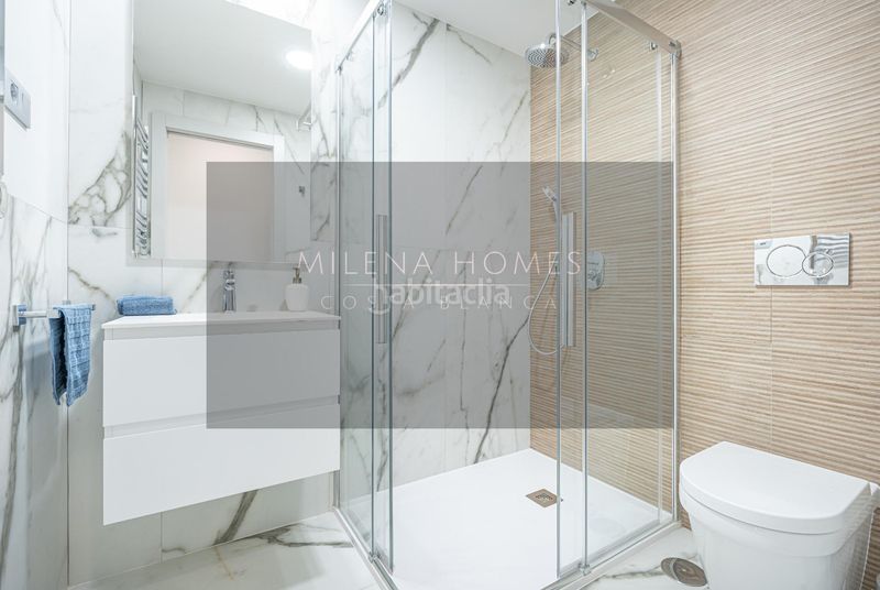 Foto 96202582-393a-48e0-91ff-872b393a0ec3. Apartament amb aparcament piscina a Playa Poniente Benidorm