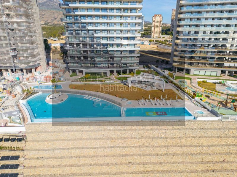 Foto b2b1e778-2b0e-4996-ae24-f5c7a3400d6d. Apartament amb aparcament piscina a Playa Poniente Benidorm