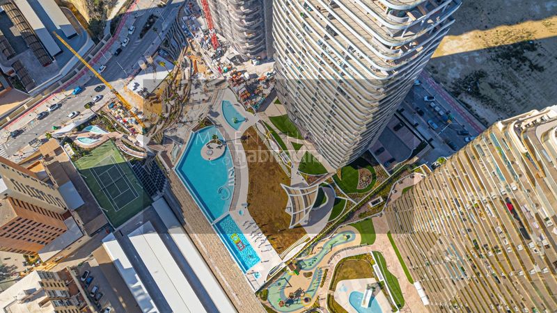 Foto b2fe0aea-e295-4385-9a5b-758f7805fbd1. Apartament amb aparcament piscina a Playa Poniente Benidorm