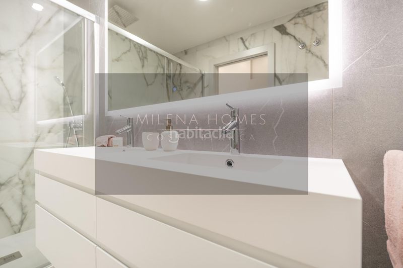 Foto e848c539-53fe-4cd1-a34e-d3a8e2522add. Apartament amb aparcament piscina a Playa Poniente Benidorm