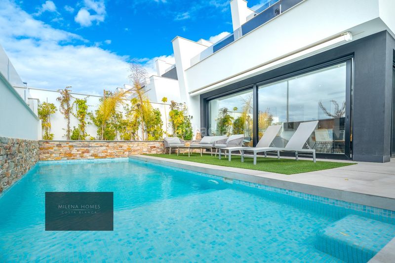 Foto 7f100aef-8e2b-4c4f-b8cf-7fbcece0e976. Chalet villa exclusiva con piscina privada a 1.000 m del mar menor Santiago de La Ribera en San Javier