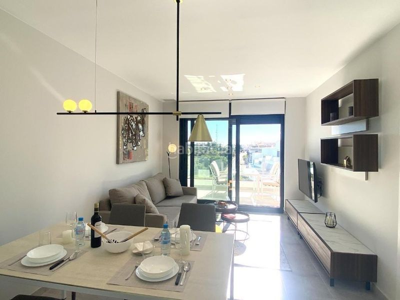 Foto 01fef368-ee8b-49fc-bf11-9054ba863e0b. Apartament amb calefacció aparcament piscina a Villamartín-Las Filipinas Orihuela