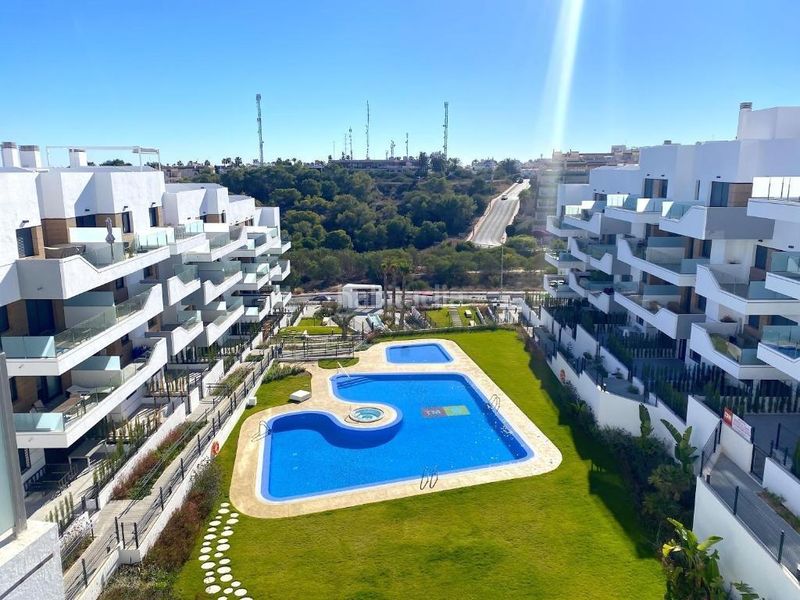Foto 9c4dad4a-8e7b-41e9-926c-14033bd04c08. Apartament amb calefacció aparcament piscina a Villamartín-Las Filipinas Orihuela